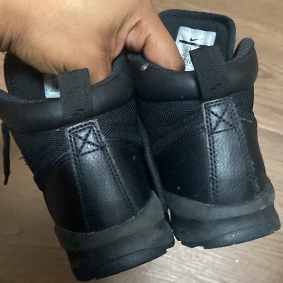 Nike ACG boots size 1Y - Picture 3 of 4